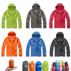 پانچوی کوهنوردی و بادگیرمدل North face