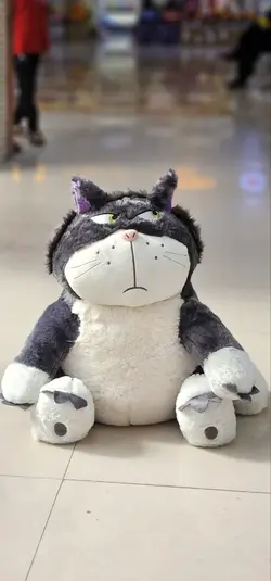 عروسک لوسیفر