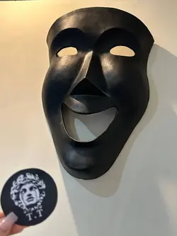 مجسمه دیواری نقاب خندان کد829