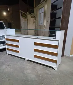 ویترین و قفسه فروشگاهی میز ویترین mdf