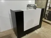 کانتر و میز پیشخوان ام دی اف مدرن اداری و فروشگاهی رنگ بندی دارد ضمانت نامه دارد