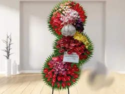 تاج گل تبریک ۳ طبقه کد ۲۸۴