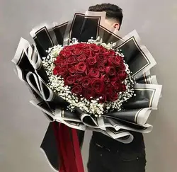 دسته گل رز قرمز 107