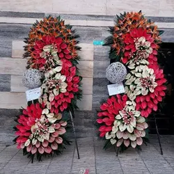 سفارش آنلاین تاج گل برای نمایشگاه بین المللی رنگ، رزین، پوشش صنعتی ، موادکامپوزیت وصنعت آبکاری t106