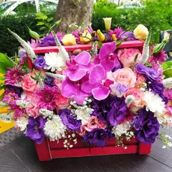 سفارش دسته گل و کادو برای بازرسان مالی t3258