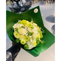 گل فروشی محدوده پست بانک در غرب تهران t4644