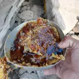 عسل وحشی  قرمز کوهی زنبور ریز  نایاب خاص بلوچستان
