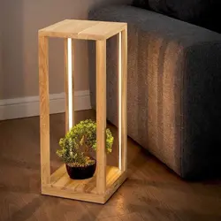 استند چوبی با نورپردازی داخلی و جای گلدان