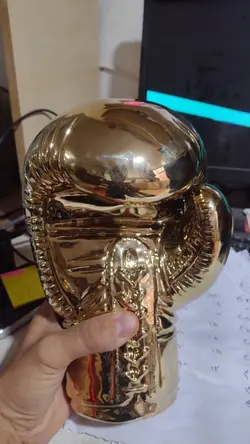 تندیس دستکش بوکس طلا