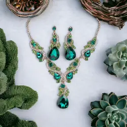 ست گردنبند و گوشواره مجلسی با نگین‌های بنفش درخشان