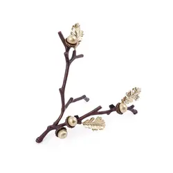 قاب عکس شاخه بلوط