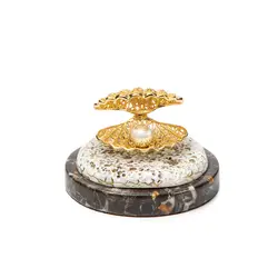 مجسمه توری صدف کوچک طلایی مشکی