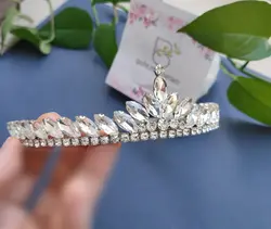 تاج کوتاه طرح یاس در رنگهای متنوع