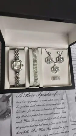 ست ساعت و اکسسوری نگینی زنانه دخترانه ( ست کامل)