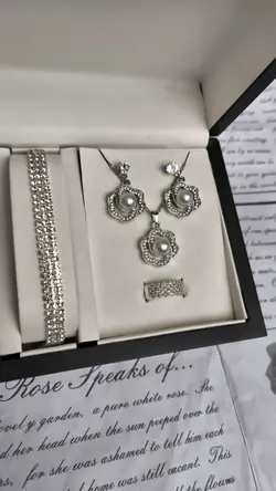 ست ساعت و اکسسوری نگینی زنانه دخترانه ( ست کامل)