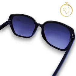  عینک آفتابی زنانه مشکی با جزئیات طلایی و عدسی دودی سایز بزرگ مدل Glam - six