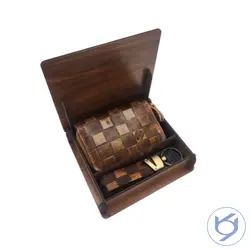 ست جاکارتی و جاسوئیچی چرم مدل شطرنجی mk301