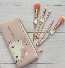ست ۵ تکه براش آرایشی همراه کیف طرح هلو کیتی