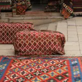 گلیم قشقایی: سایز ۱۷۰ در ۲۵۰ سایز رنگ ثابت قابل