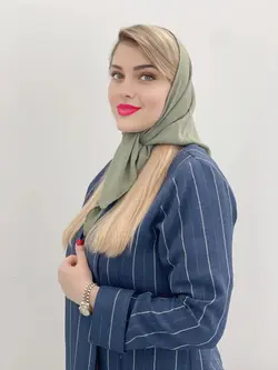 مینی اسکارف ویولت – ظرافت و مینیمالیسم در یک اکسسوری شیک