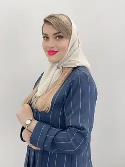 مینی اسکارف ویولت – ظرافت و مینیمالیسم در یک اکسسوری شیک