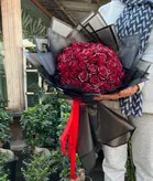 دسته گل ۶۰ شاخه رز قرمز شاین دار یا اکلیلی فلوبار