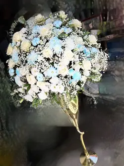 جام گل بله برون با رنگ آبی ملیح فلوبار