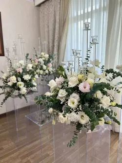 دکور بله برون گل آرایی شمعدون فلوبار