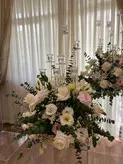 دکور بله برون گل آرایی شمعدون فلوبار