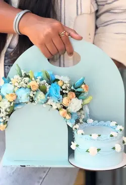 باکس گل و کیک تولد آبی فلوبار