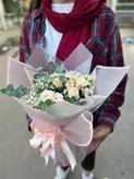 گل رز مینیاتوری داخل جار گل فلوبار