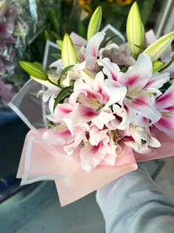 دسته گل اورینتال سفید فلوبار