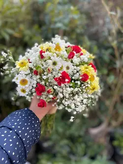 دسته گل فرمالیته بهاری فلوبار