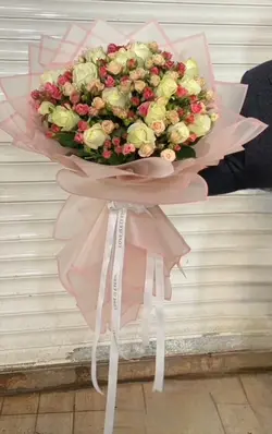 دسته گل رز و رز مینیاتوری فلوبار