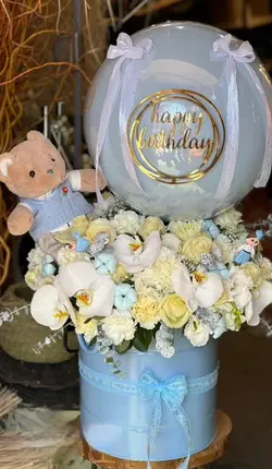 ‎باکس گل و بادکنک نوزادی پسرونه فلوبار