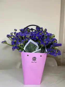 گل زنبوری با فلاوربگ فلوبار