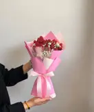 دسته گل ژیپسوفیلا و توت فرنگی فلوبار
