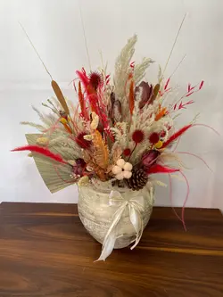 گل خشک داخل گلدان سفالی آنتیک فلوبار