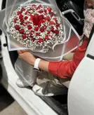 دسته گل ژیپسوفیلا و توت فرنگی فلوبار