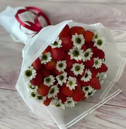 دسته گل داودی کرزنتیا و توت فرنگی فلوبار