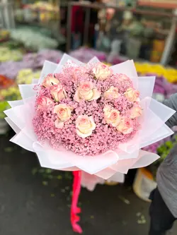 دسته گل رز لب ماتیکی و ژیپسوفیلا فلوبار