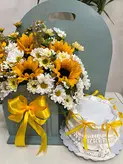 باکس گل و کیک تولد با تم آفتابگردون فلوبار