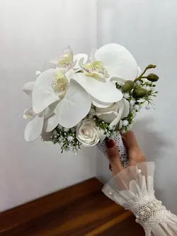 دسته گل عروس با گل مصنوعی فلوبار