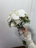 دسته گل عروس با گل مصنوعی فلوبار