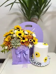 باکس گل و کیک تولد با تم آفتابگردون فلوبار