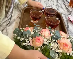 دسته گل و گلارایی سینی و کاپ کیک خواستگاری فلوبار