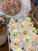 دسته گل و گلارایی سینی و کاپ کیک خواستگاری فلوبار