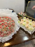 دسته گل و گلارایی سینی و کاپ کیک خواستگاری فلوبار