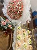 دسته گل و گلارایی سینی و کاپ کیک خواستگاری فلوبار