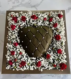 تزیین حنای قلبی عروس فلوبار